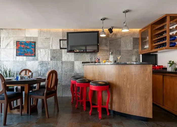 Fancy In Heart Of Polanco// 6 Guest *