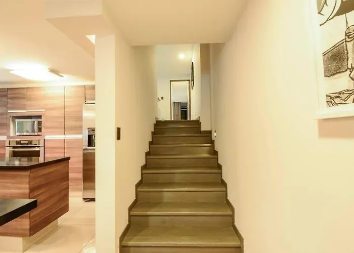 Fancy In Heart Of Polanco// 6 Guest Apartment *